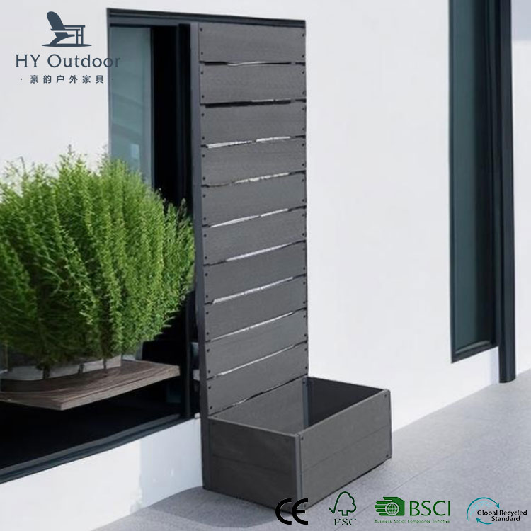 Ano ang mga bentahe ng planter ng Trellis WPC kumpara sa mga regular na planter?